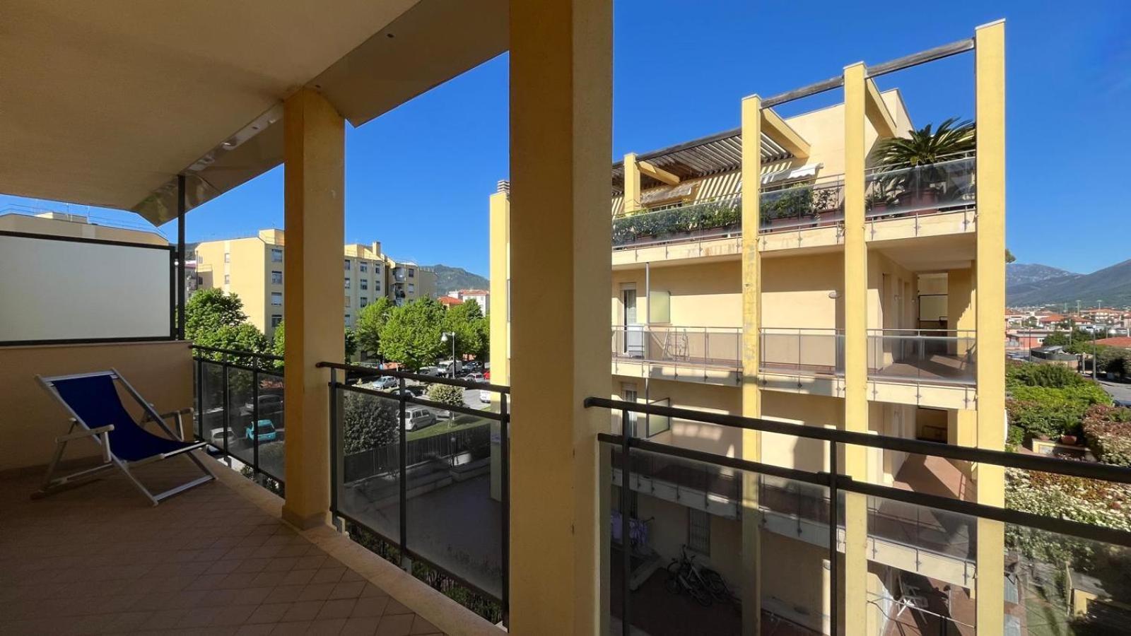 Dea Apartments Albenga Bagian luar foto