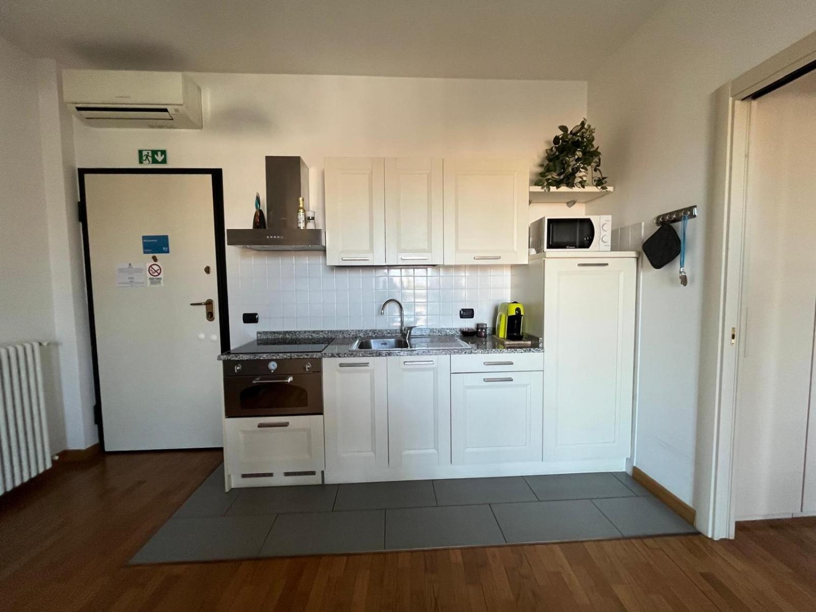 Dea Apartments Albenga Bagian luar foto